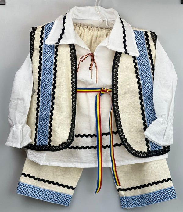 Costum traditional baieti